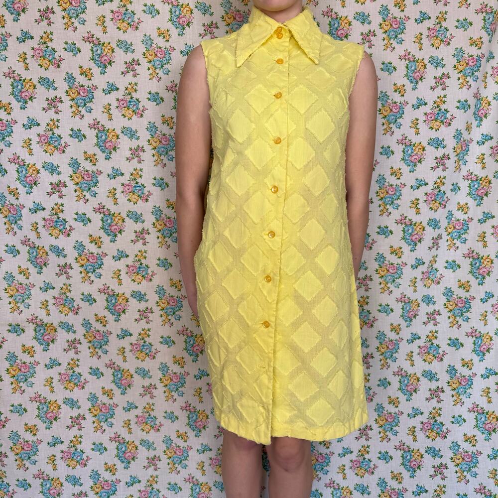 Vintage 70s Bleeker street yellow sleeveless button up shirt dress size medium